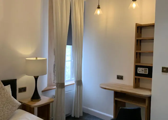 Royal Mile Balconies By The Castle Apart Otel 5*