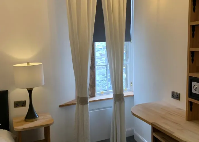 Royal Mile Balconies By The Castle شقة فندقية إدنبرة