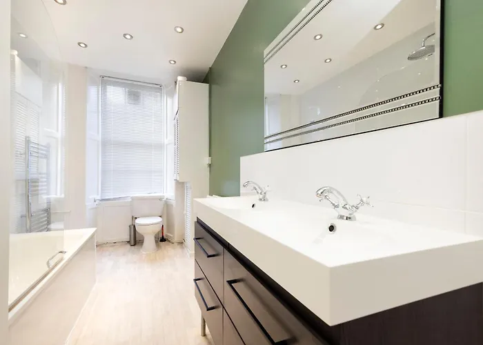 Joivy Chic And Spacious House At The Heart Of The Édimbourg