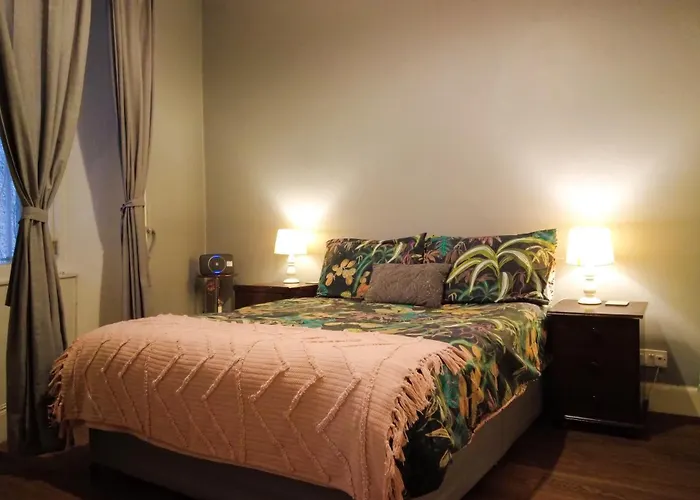 1 Bedrooms Flat In Haymarket, Heart Of Flat Sleeps 4 , Apartment