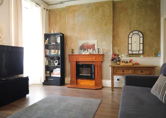 1 Bedrooms Flat In Haymarket, Heart Of Flat Sleeps 4 , Apartment