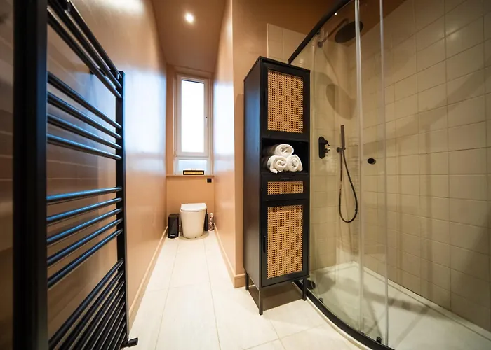 Spacious Flat, Close To The Centre With Scenic Views Apartment *