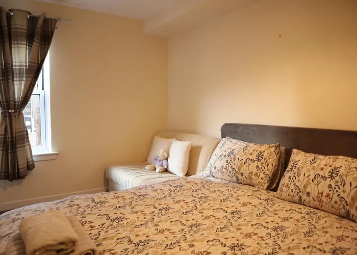 3 Bedrooms Flat In Old Town Sleeps 6