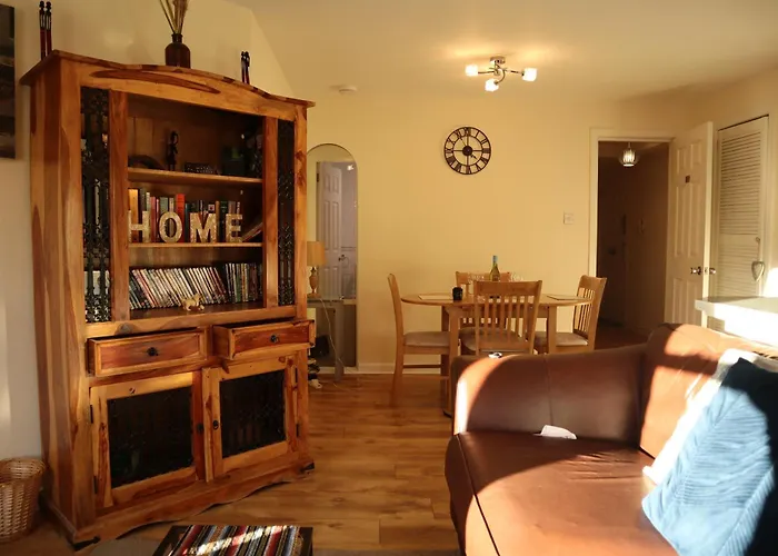 3 Bedrooms Flat In Old Town Sleeps 6 אדינבורו