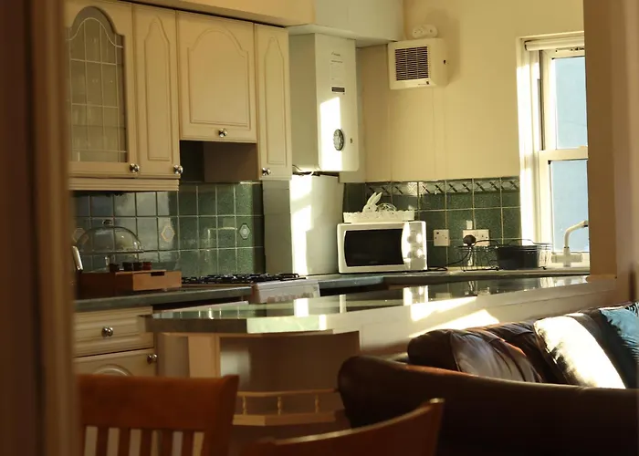 3 Bedrooms Flat In Old Town Sleeps 6 אדינבורו