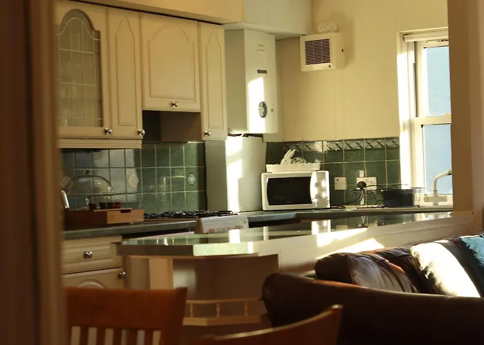 3 Bedrooms Flat In Old Town Sleeps 6