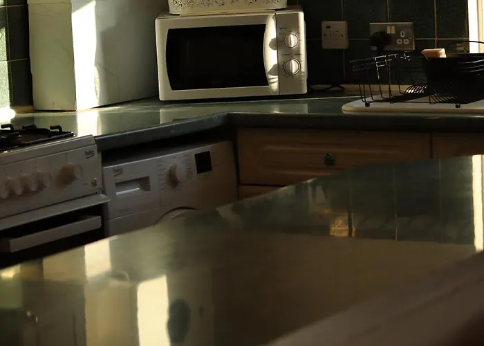 3 Bedrooms Flat In Old Town Sleeps 6 אדינבורו