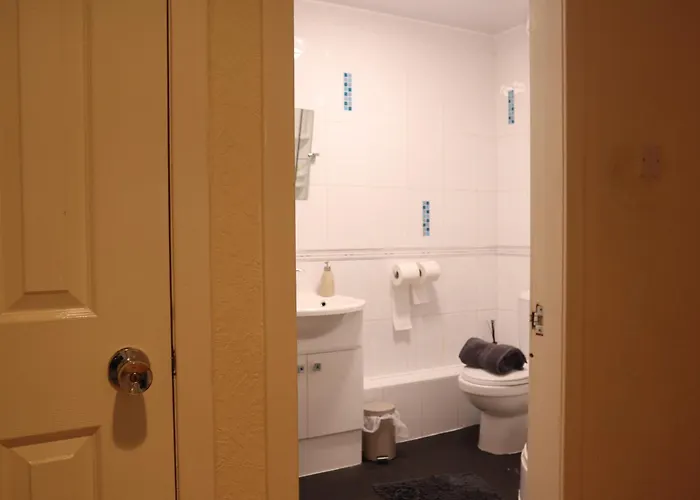 3 Bedrooms Flat In Old Town Sleeps 6 * אדינבורו