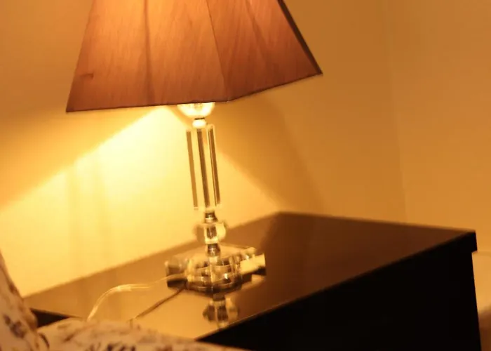 3 Bedrooms Flat In Old Town Sleeps 6 אדינבורו