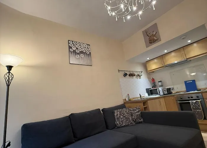 One Bedroom Flat In Old Town , Heart Of Flat Sleeps 6 דירה *