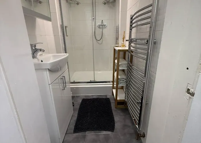 One Bedroom Flat In Old Town , Heart Of Flat Sleeps 6 דירה אדינבורו