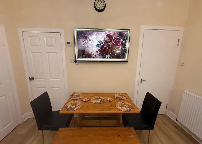 One Bedroom Flat In Old Town , Heart Of Flat Sleeps 6 אדינבורו