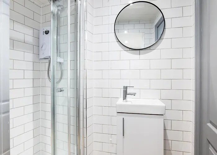 1-Bed Apartment-Free Parking - By Holiday Homes Διαμέρισμα *