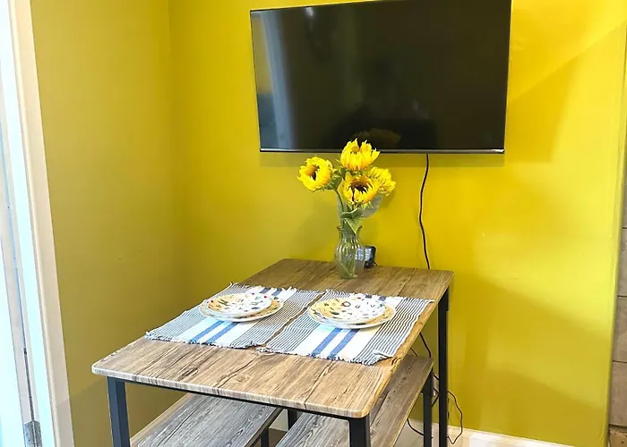 Apartment Cosy In Centre , 2 Bedroom1 Bathroom *