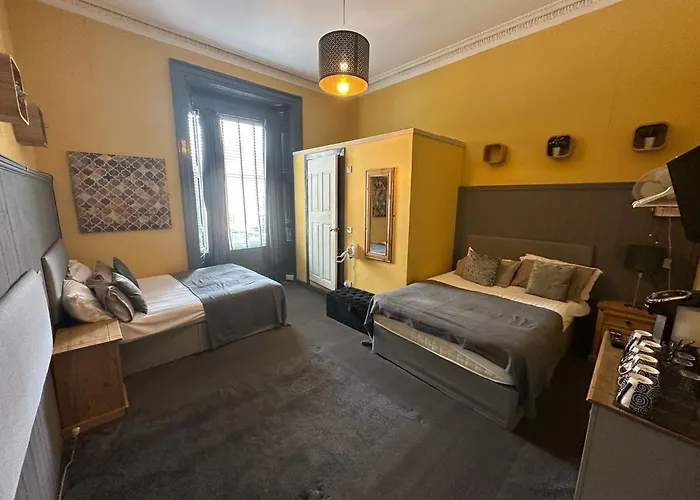The 3* Edinburg