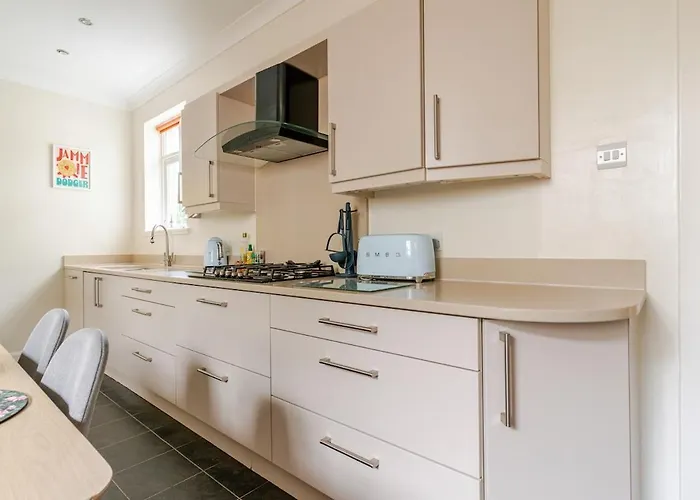 Amulree, * Edinburgh