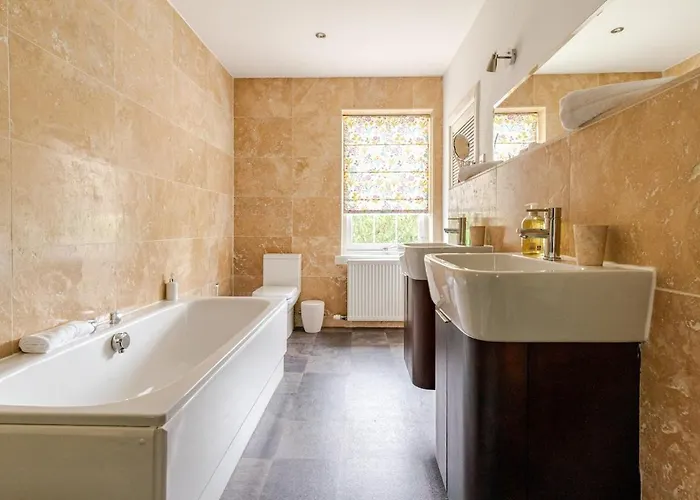 Amulree, * Edinburgh