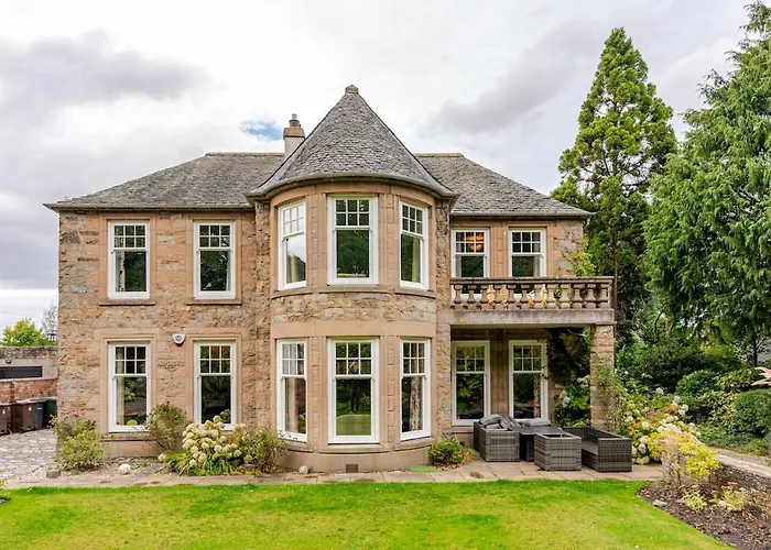 Amulree, Villa Edinburgh