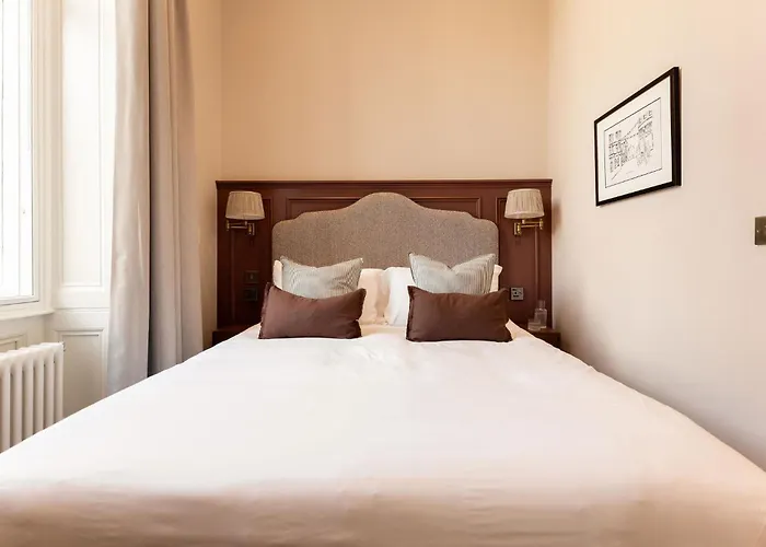 Moment George Iv Bridge Hotel