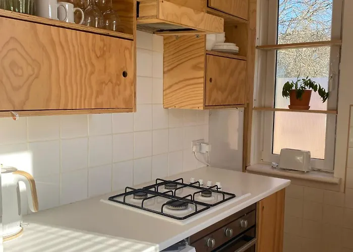 2 Bed With Garden Near Centre & Beach, Free Parking דירה *