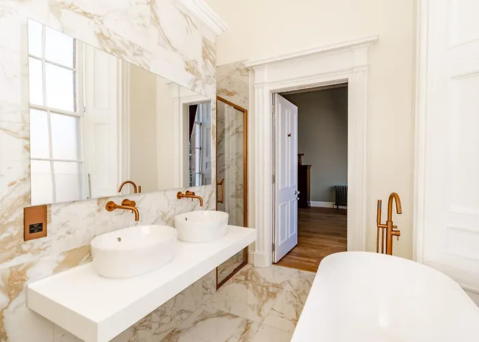 Dragon Luxury At 9 Albyn Place Апартаменты