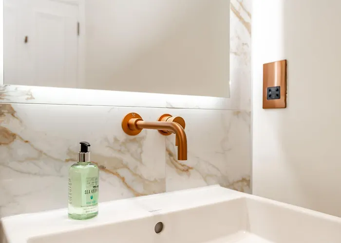 Апартаменты Dragon Luxury At 9 Albyn Place *