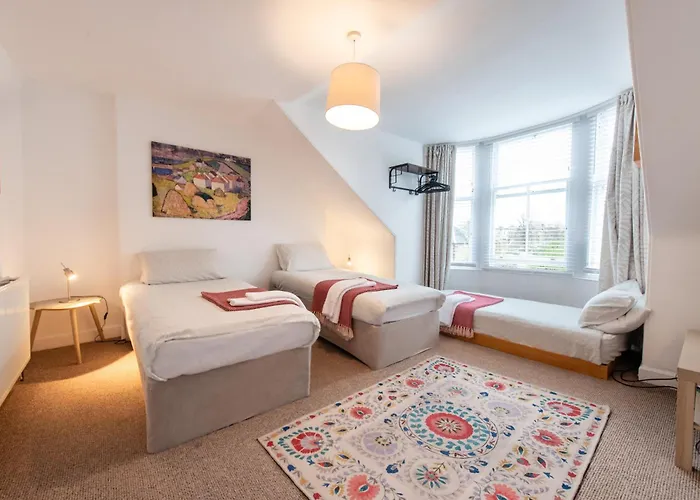 Sheens House 3* Edinburgh