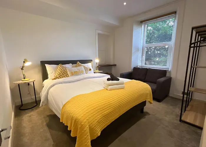 Lovely Two Bedrooms Apartment Edinburgh