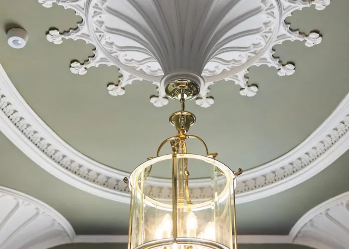 Aparthotel The Townhouse, Leith 4*