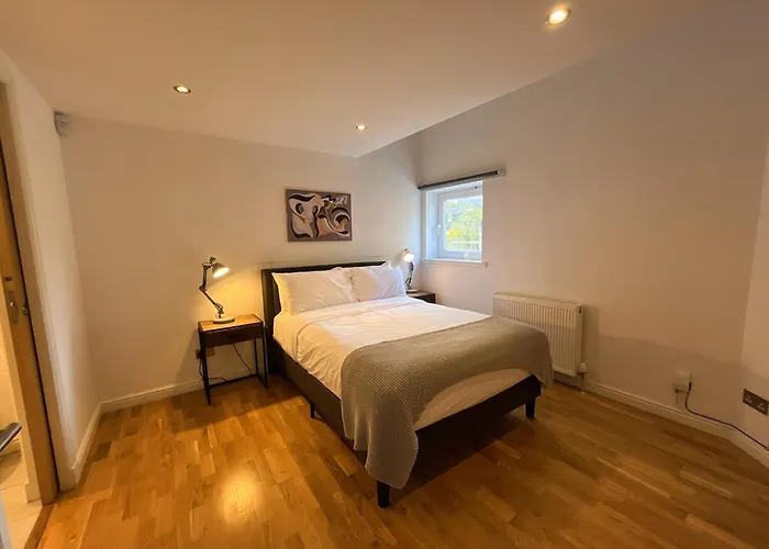 Private Parking 2 Bed 2 Bath Edynburg