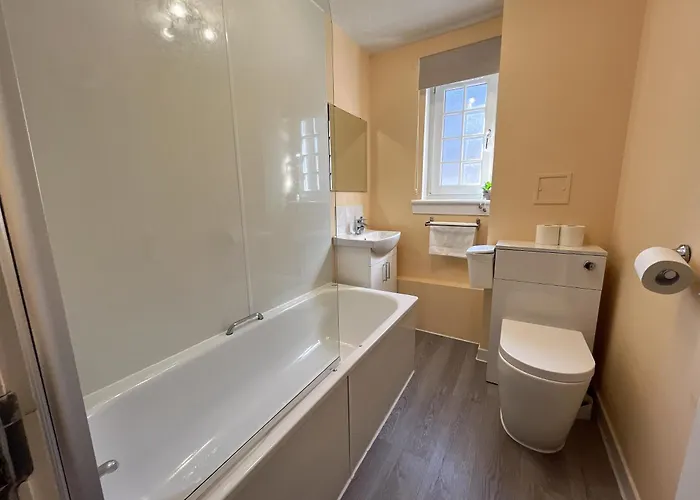 One With Parking Space דירה *