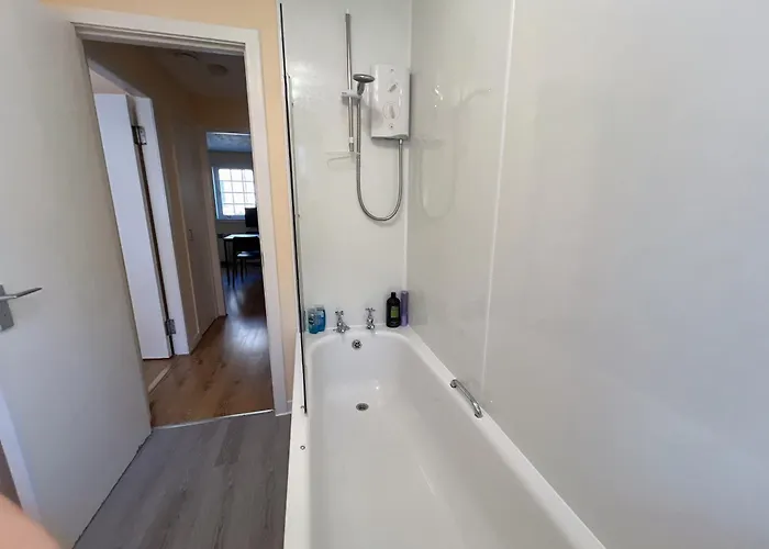 דירה One With Parking Space אדינבורו