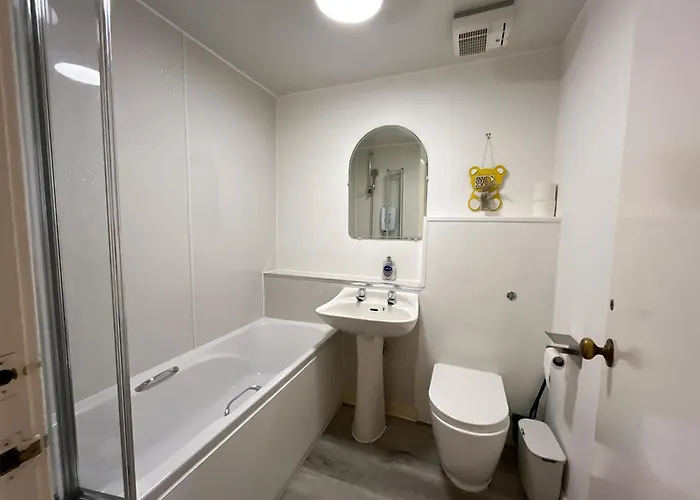 Nicolson Street Two Bedrooms *