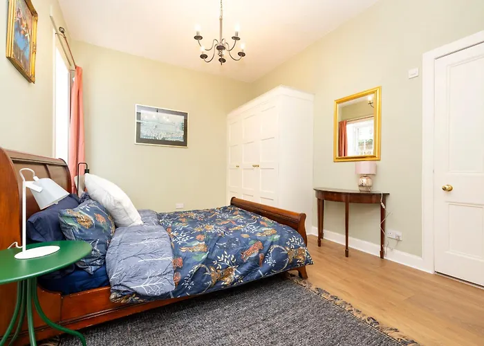 Stylish 1-bedroom Edinburgh