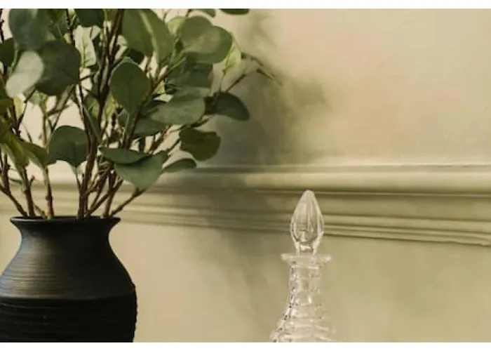 Апартаменты Joivy Elegant New Town Flat Near Princes Street *