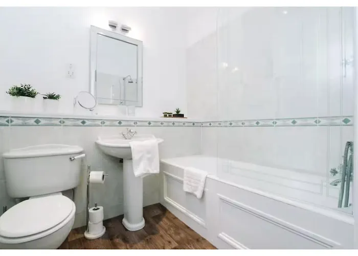 Joivy Elegant New Town Flat Near Princes Street Edinburgh