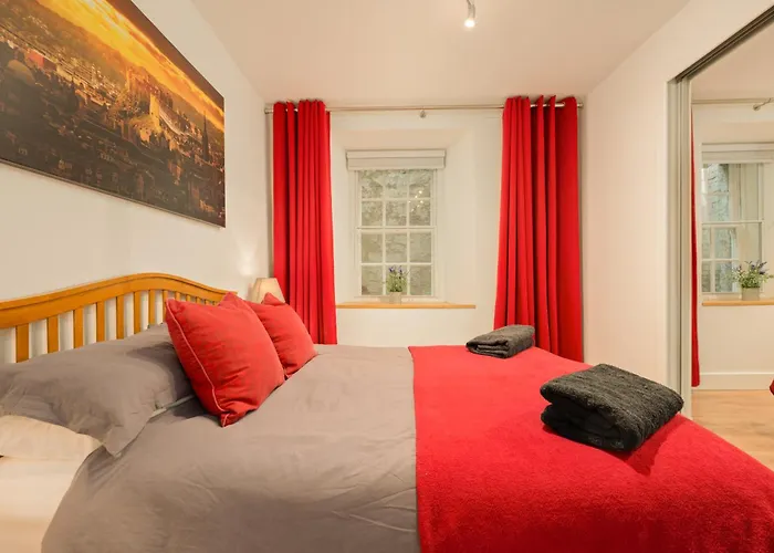 Heart Of Edinburgh's Historic Old Town - Blair Street - Sleeps 6 Edinburg