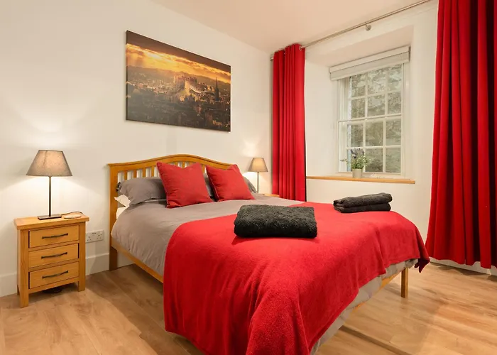 Heart Of Edinburgh's Historic Old Town - Blair Street - Sleeps 6 Lägenhet
