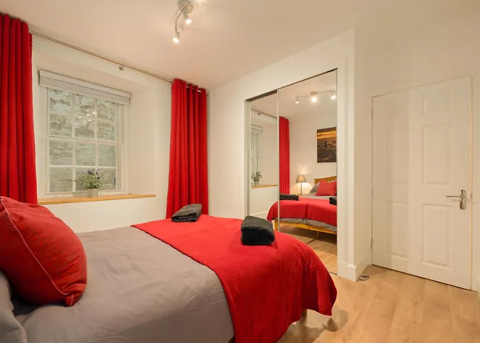 Heart Of Edinburgh's Historic Old Town - Blair Street - Sleeps 6 Lägenhet Edinburg