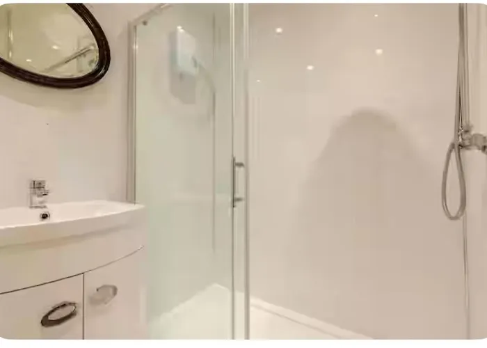 3 Bed - Pet Friendly & Parking אדינבורו