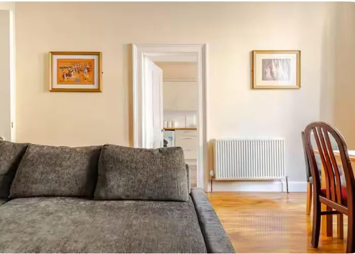 3 Bed - Pet Friendly & Parking Edinburgh