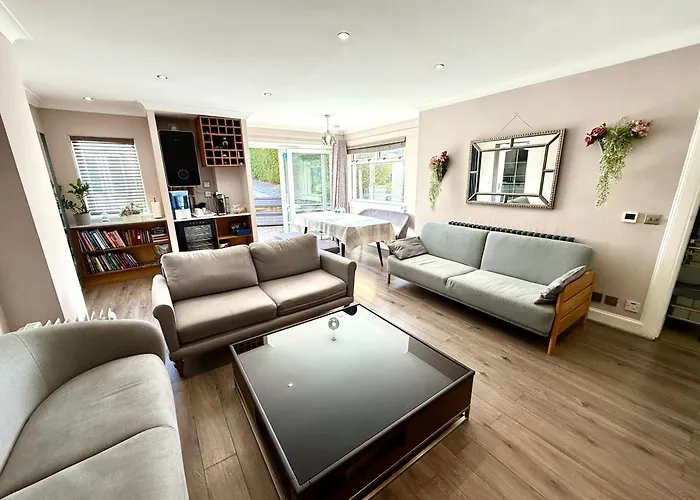 Immanuel House - Modern Luxury Victorian 1872 - Free Parking & Superfast Fibre Optic Wifi Apartment