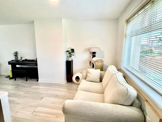 Double In 3 Bedroom House منزل للإقامة *