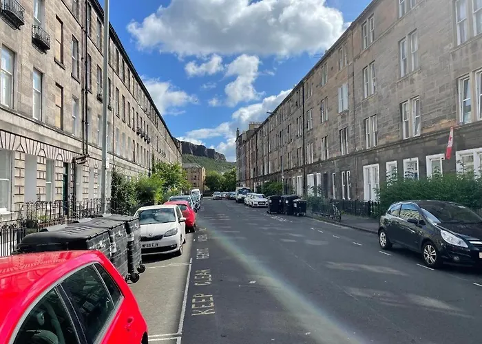 Newington Close To Royal Mile