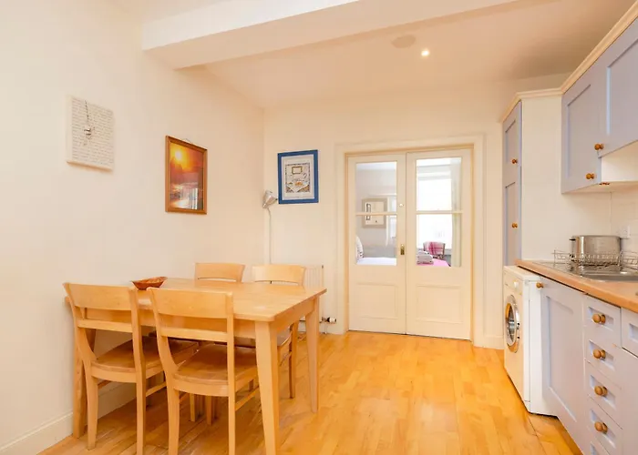 Joivy Gorgeous 2-bed Flat Near Castle