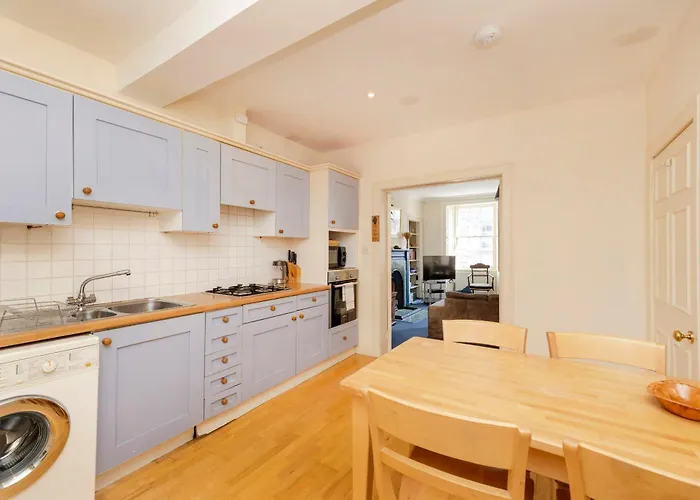 Joivy Gorgeous 2-bed Flat Near Castle *