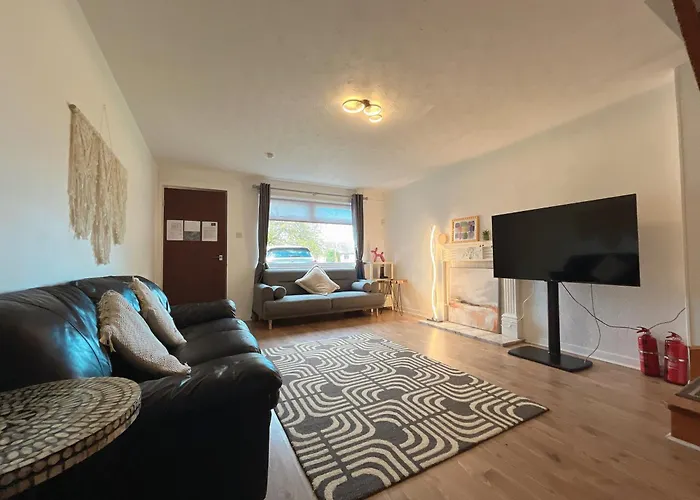 Cozy 2 Bedrooms With Private Parking Space And Garden *