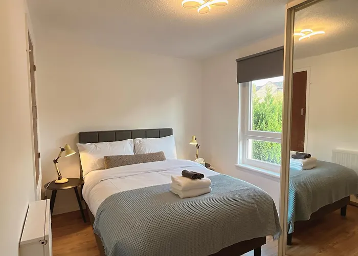 Apartment Cozy 2 Bedrooms With Private Parking Space And Garden