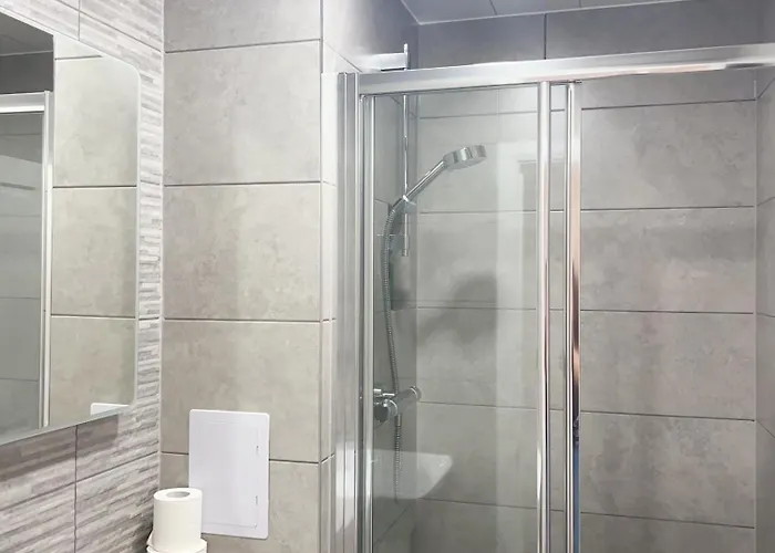 Alexander Πανσιόν