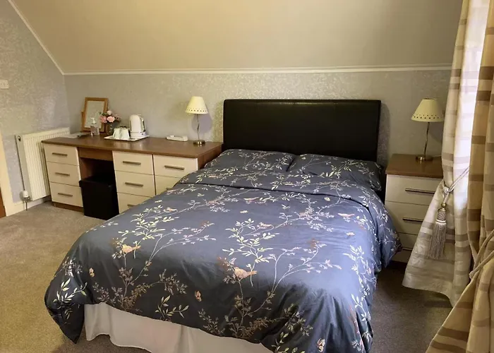 Hillhouse 3* Edimburgo